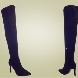 Over the knee Booth in black